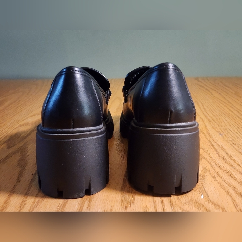 Madden Girl Chunky Lug Sole Loafers Womens 7 Black Heel Shoes Chain Platform - Picture 4 of 15